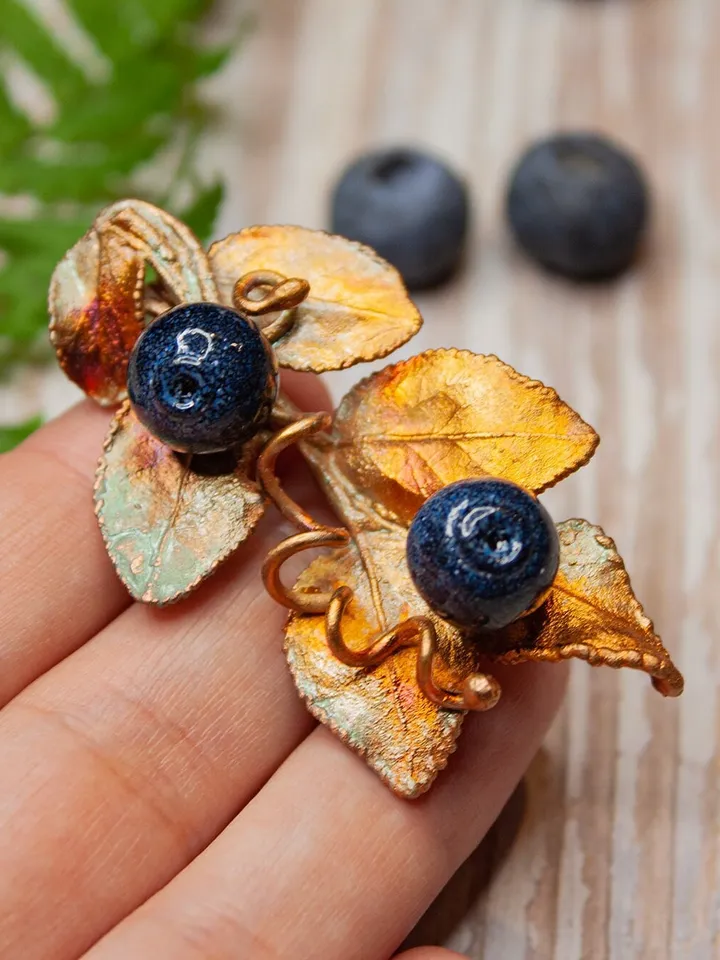 Blueberry brooch Small leaf brooch Murano glass blueberry Copper brooch Anniversary gift idea Forest brooch Elven jewelry