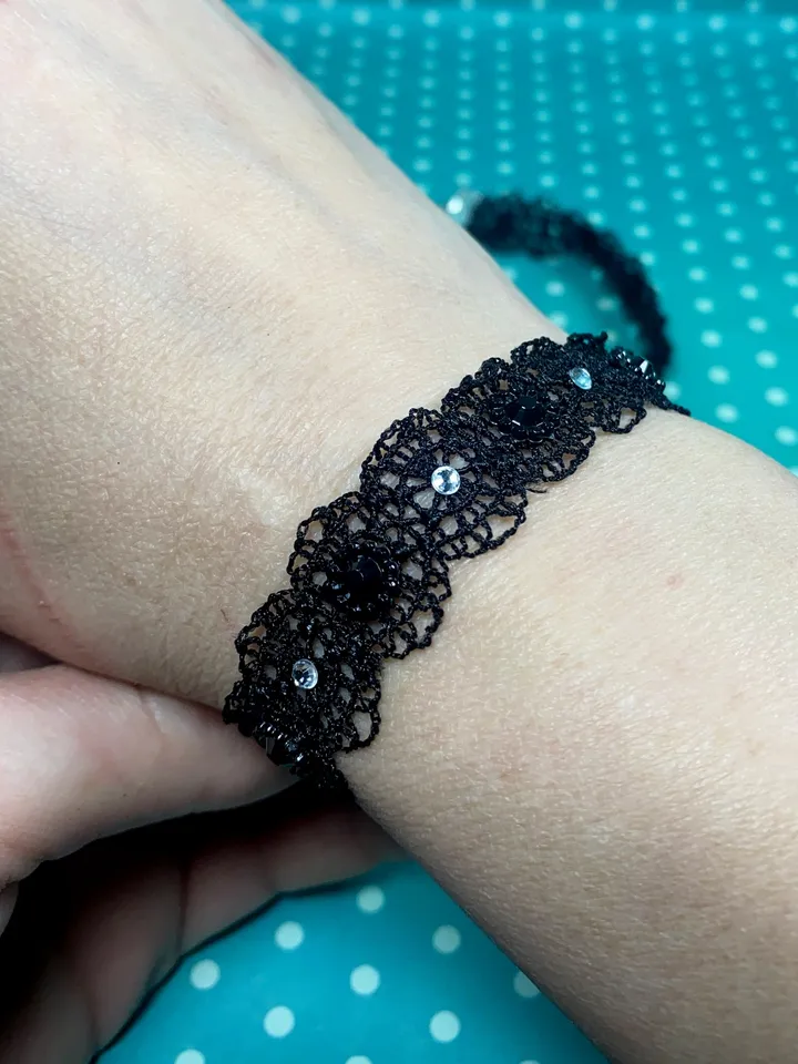 The choke and bracelet are lace. Set of jewelry. handmade.