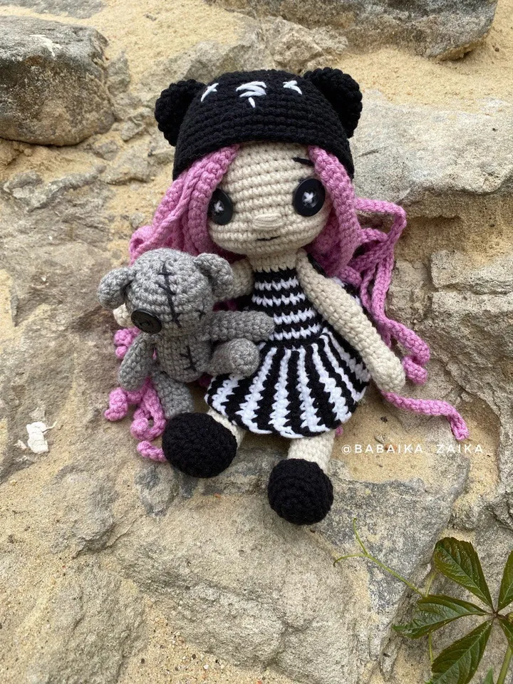 PDF Gothic Doll Crochet Pattern - PDF Amigurumi Pattern, Voodoo Doll, Halloween Cute Small Doll, Witch Doll Handmade, Crochet Creepy Toy
