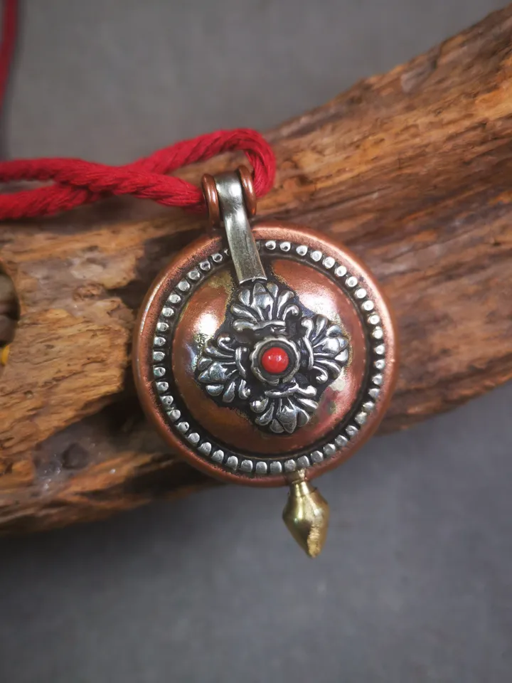 Gandhanra Acient Gau Ghau Shrine, Unique Round Tibetan Buddhist Altar Amulet Pendant