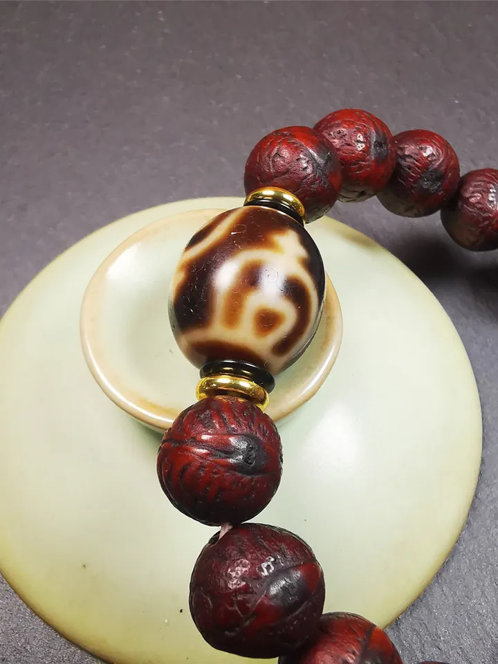 Gandhanra Unique Tibetan Dalo Dzi Bead Bracelet(30 Years Old), Treasure Vase Dzi with Old Bodhi Beads,Fit for 15-19cm Wrist