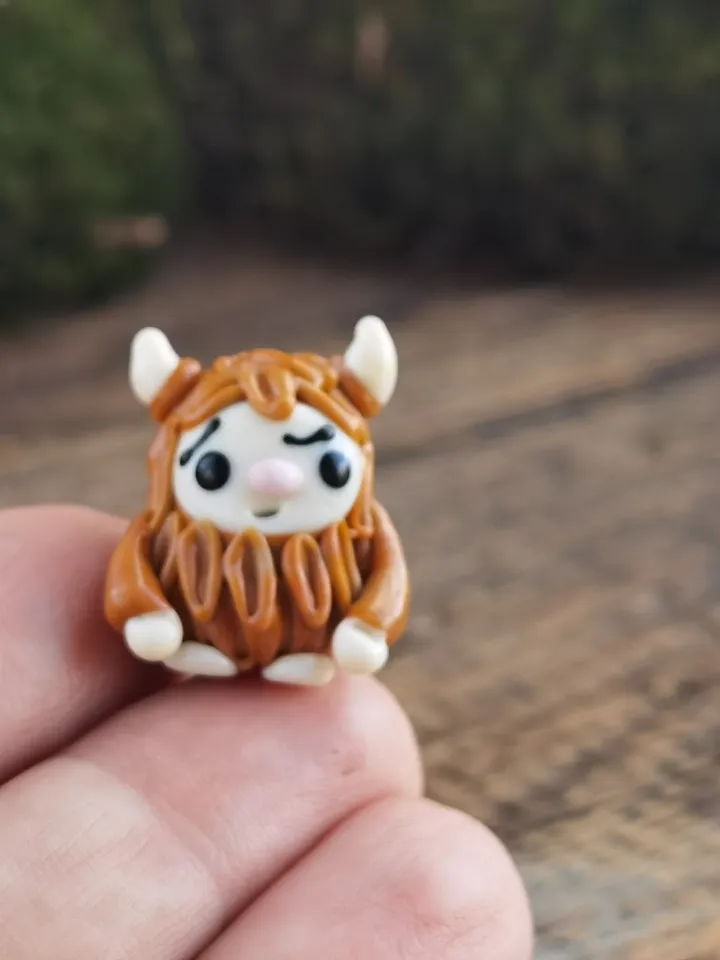 Abominable snowman figurine Yeti gifts Big foot figurine Tiny snowman miniature mini glass Yeti ornament micro snowman sculpture