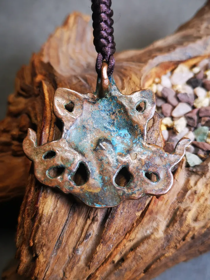 Gandhanra Acient Shankha(Divine Conch) Badge,Tibetan Buddhist Protective Amulet Pendant,Made of Brass