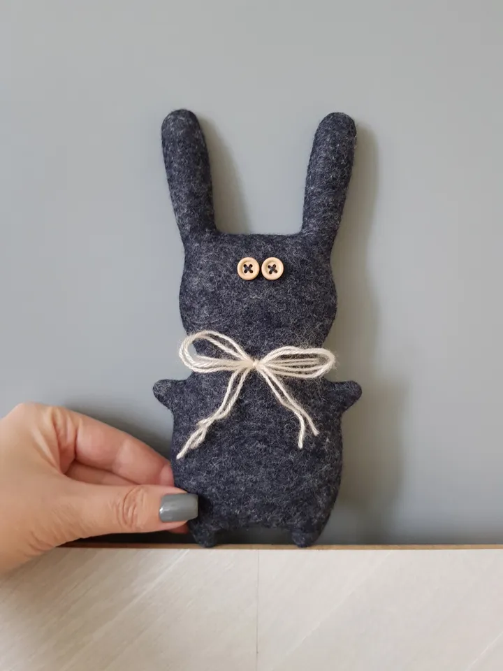 Felt Rabbit sewing pattern PDF, digital tutorial in English, Felt doll diy
