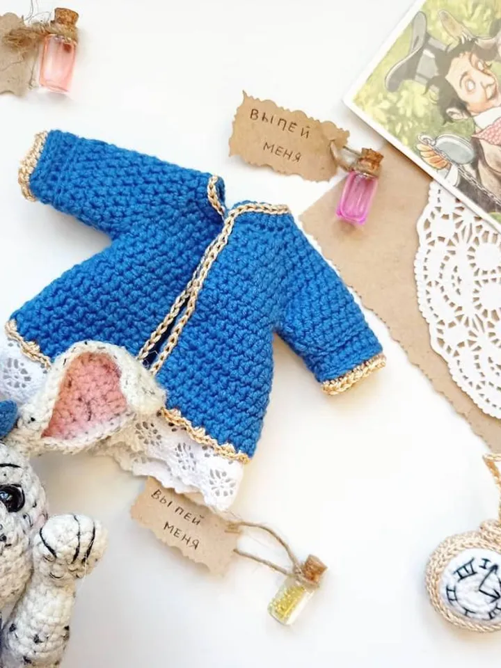 Crochet pattern White rabbit with clock