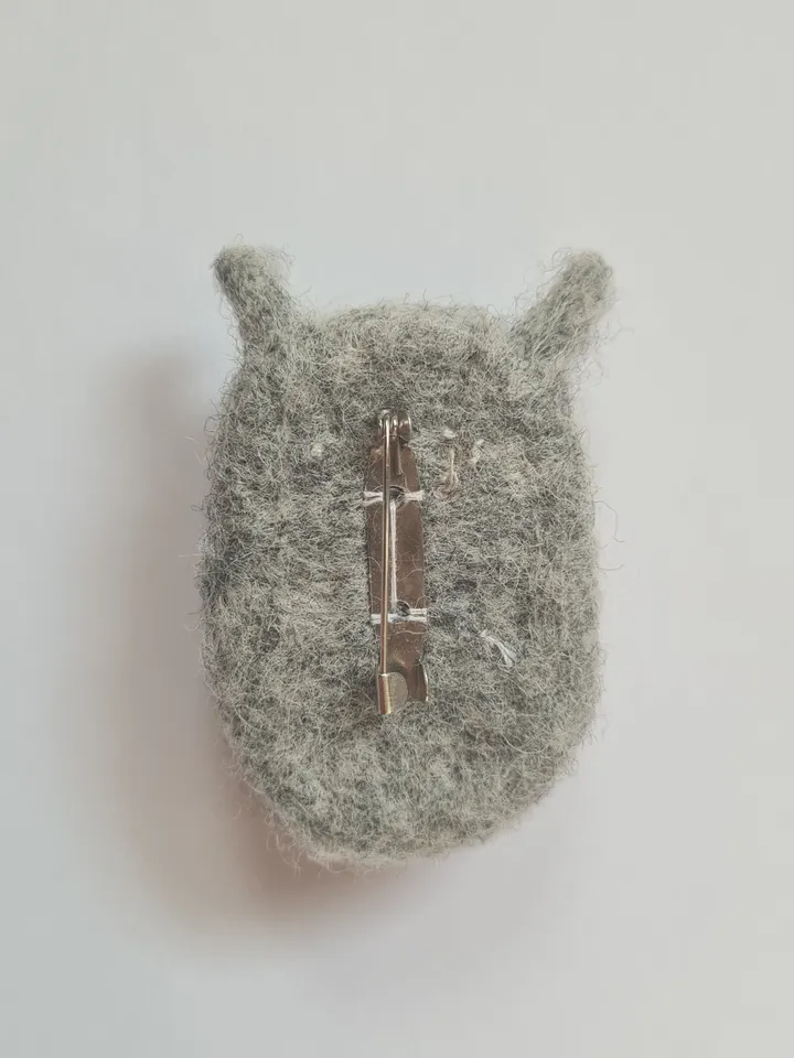 Owl felt brooch, handmade, felting, owl