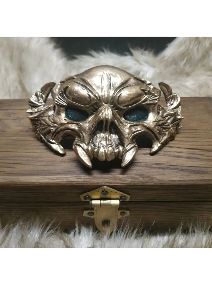 Belt buckle - Warhammer cosplay accessory - cosplay armor - Made to order - LED