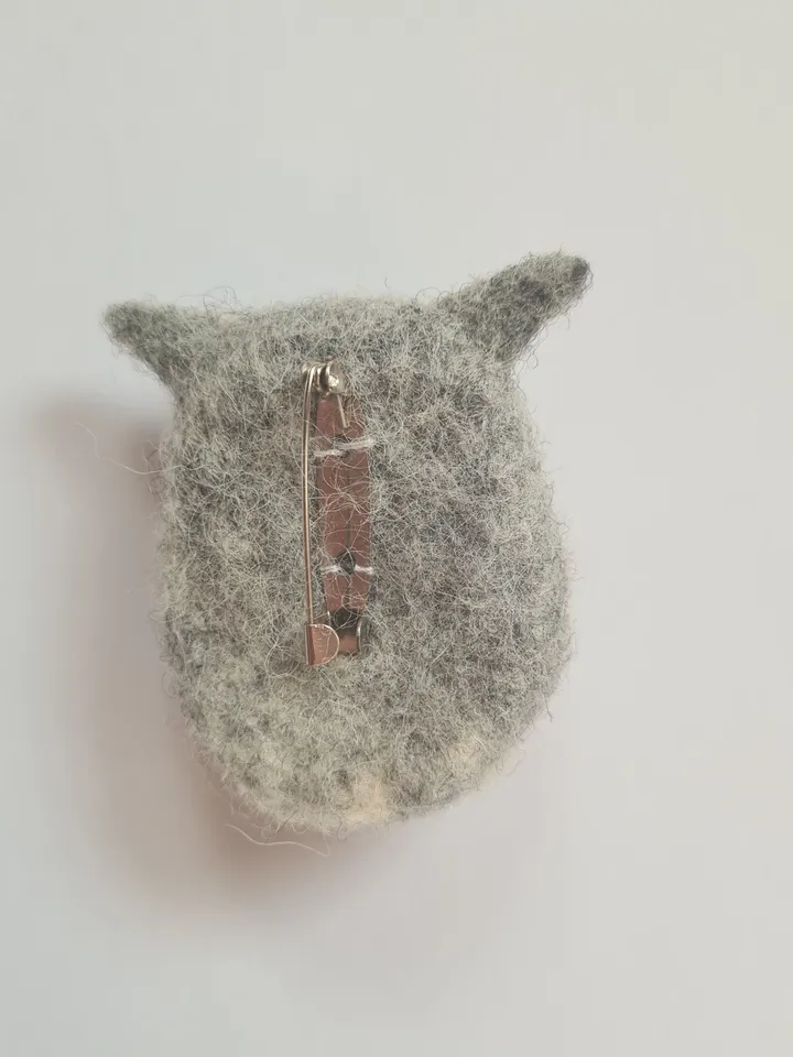 Owl felt brooch, handmade, felting, owl
