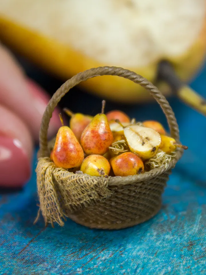 TUTORIAL Miniature polymer clay yellow pears with polymer clay