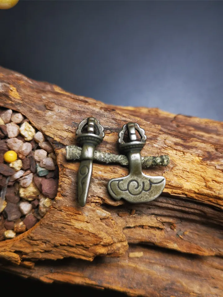Gandhanra Antique Tibetan Amulet,Mini Phurba and Kartika(knife of the dakinis) ,for Prayer Bead Counter,Mala Accessories