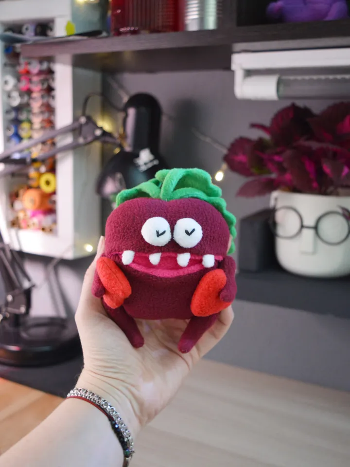 PDF plush sewing pattern – Fleece Beet Softie Toy DIY Guide