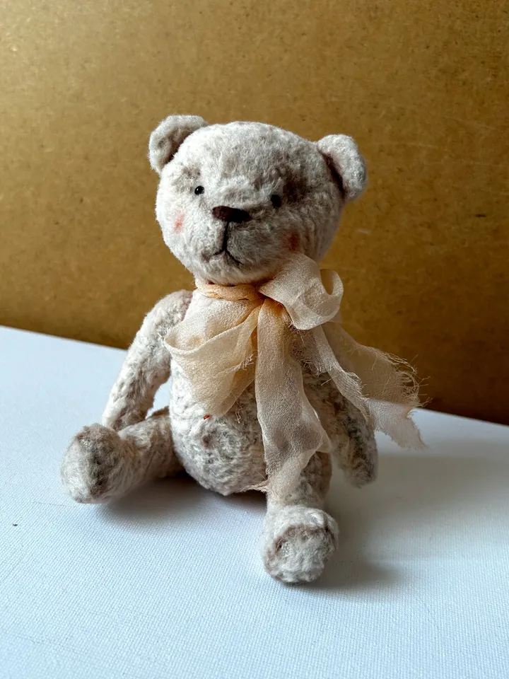 Tomi Teddy bear, handmade teddy bear, collectible
