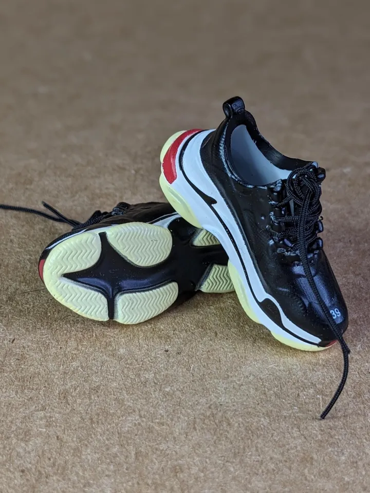 Black & Red sneakers for 11 inch female dolls (MH g1, g2, g3 or EAH)
