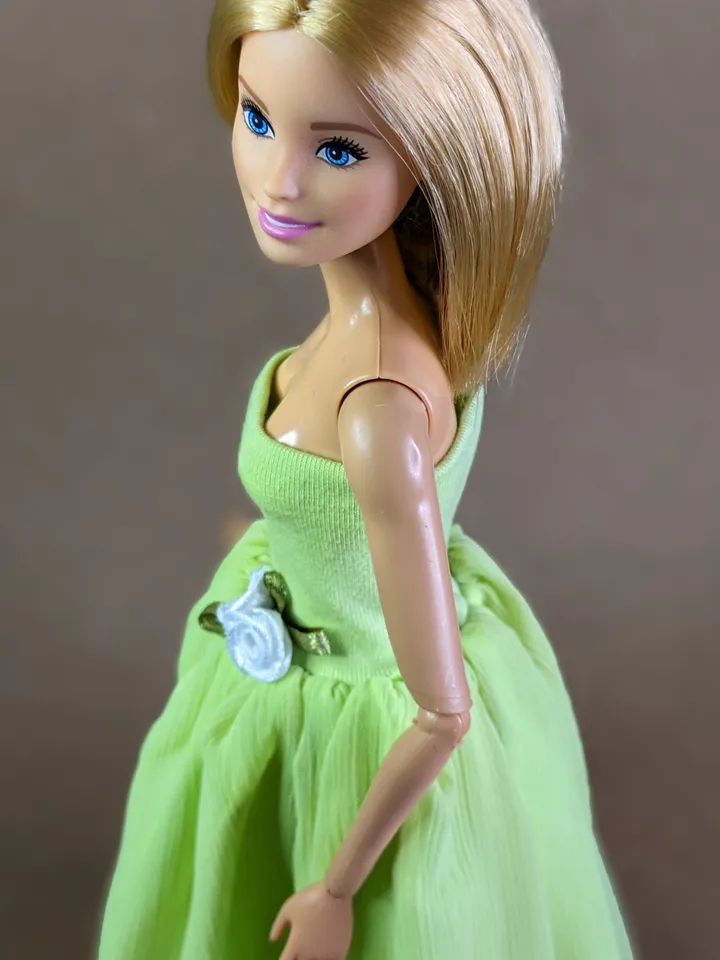 Handmade green maxi dress for 1/6 scale female dolls