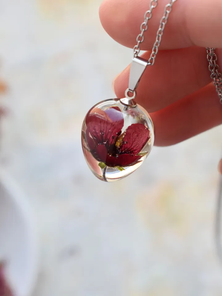 Real cinquefoil necklace. Red flower pendant in resin. Forest Jewelry.