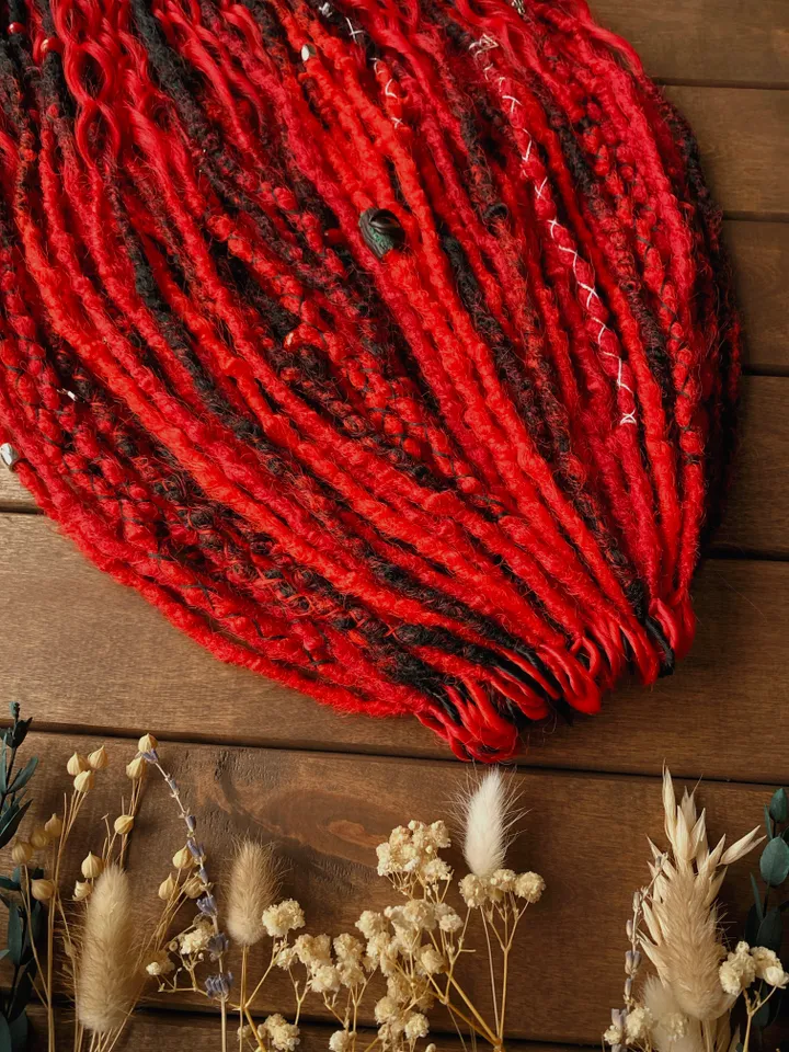 Red to black ombre Se dreads and Red black with curly ends Se dreads 🪽Ready to Ship❤️‍🔥