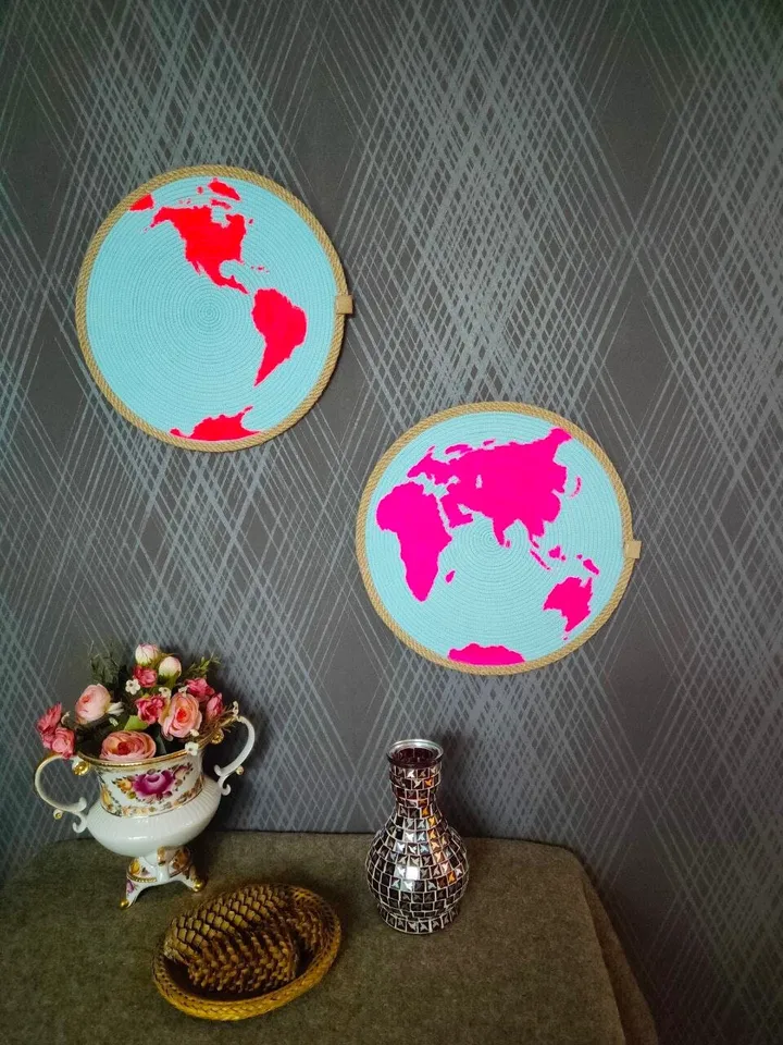 Set of 2Round Rugs,Planet Earth,World Map,space children's room,Table Stand,placemat,earth day gift,space decor,dresser decor,gift,mug rug