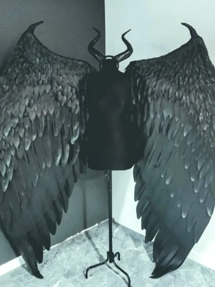 Maleficent wings with claws Maleficent costume, Black wings, Maleficent cosplay, show wings, Adult Angelic wings