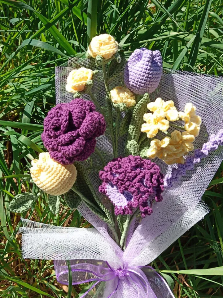 Dainty Handmade Crochet Flower Bouquet for Her, Crochet Daisy Anniversary Gift, Crochet Lavender Bouquet Rose, Thoughtful Mother's Day Gift