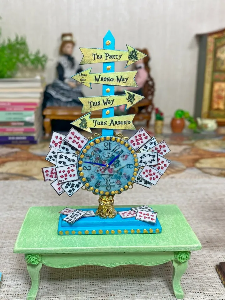 TUTORIAL. Imitation clock in the style of "Alice" for a dollhouse. 1:12.