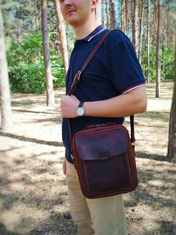 PDF Pattern for a men's crossbody bag. Increased size. Download PDF. Men's bag leather pattern. Classic men's leather bag - pattern.