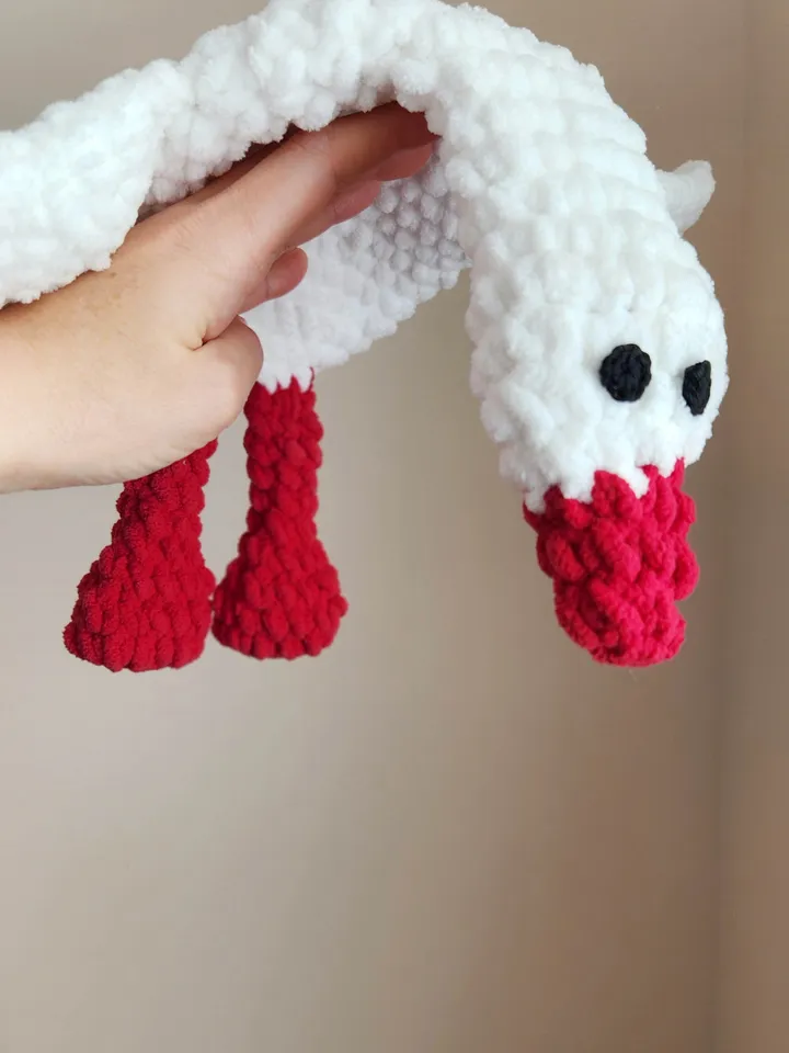 White crochet goose plush toy pattern for babies – perfect snuggle companion