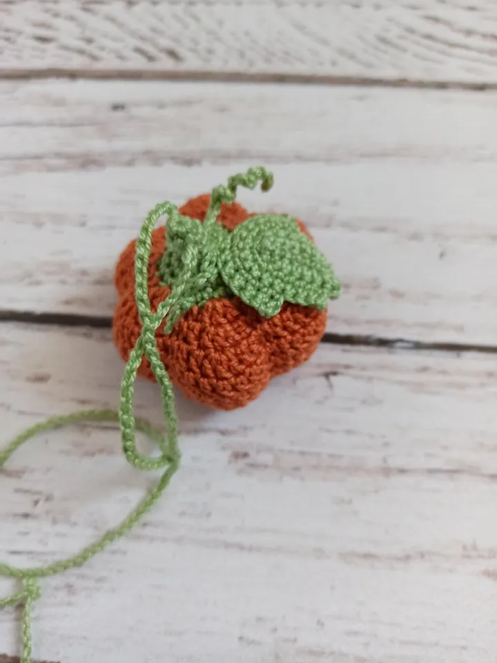 Crochet keychain pumpkin, Halloween decoration auto accessories, fall car decor