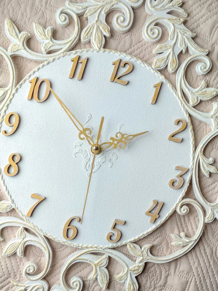 Small white wall clock with gold ornament in vintage style Silent clock for bedroom, living room or nursery Gift for Christmas, Birthday, Mother's Day, Wedding, Housewarming