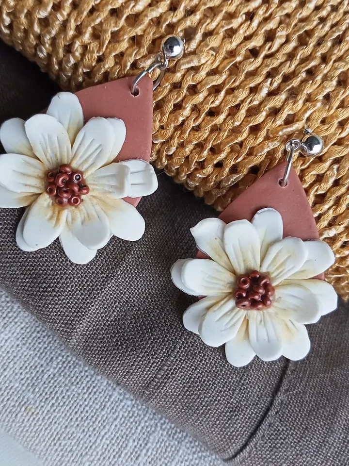 Hand made summer earrings with white flowers. Polymer clay lightweight earrings. Large drop earrings.