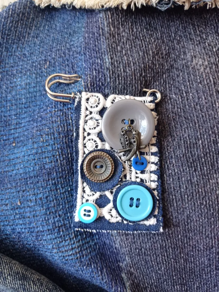 Denim brooch kilt pin "Birds"