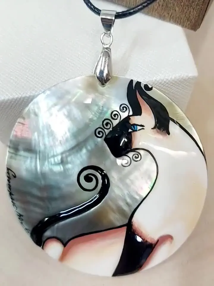 Pearl pendant necklace: Honorable Siamese cat silhouette view • Handmade jewelry with black and white cat • necklace for Siamese cat lover