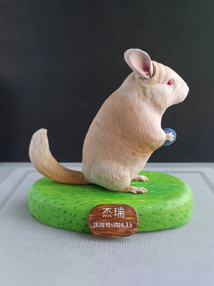 Custom memorial Chinchilla sculpture