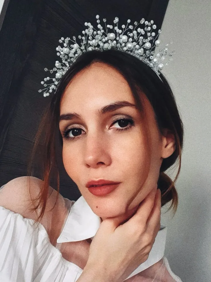 Wedding tiara, Bridal headpiece, White tiara, pearl headpiece, Wedding headpiece, Wedding hair accessories, white crown