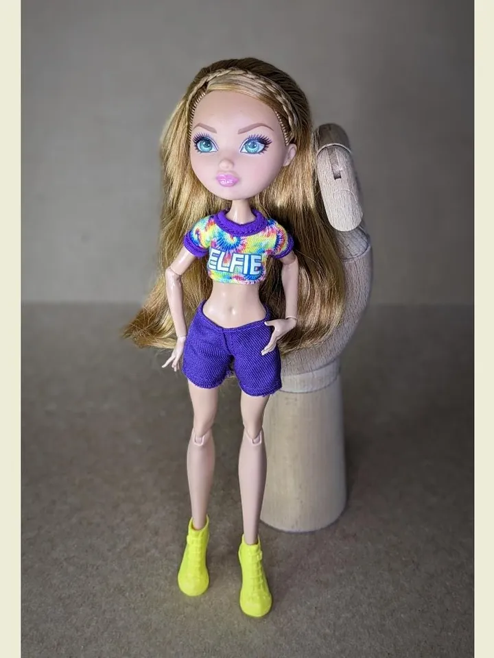 Sport T-shirt & shorts set for 10.5-inch female dolls (MH, EAH)