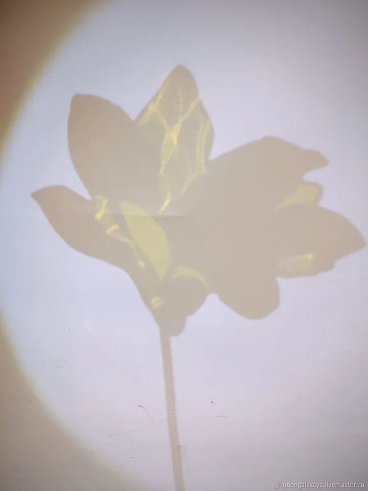 Magnolia on a Brass and Cast Stone Stand, Stained Glass Flower, Glass Magnolia on Stand, Artistic Glass Floral Decor, Tiffany Glass Flower, Magnolia Sculpture, Magnolia in Brass and Stone