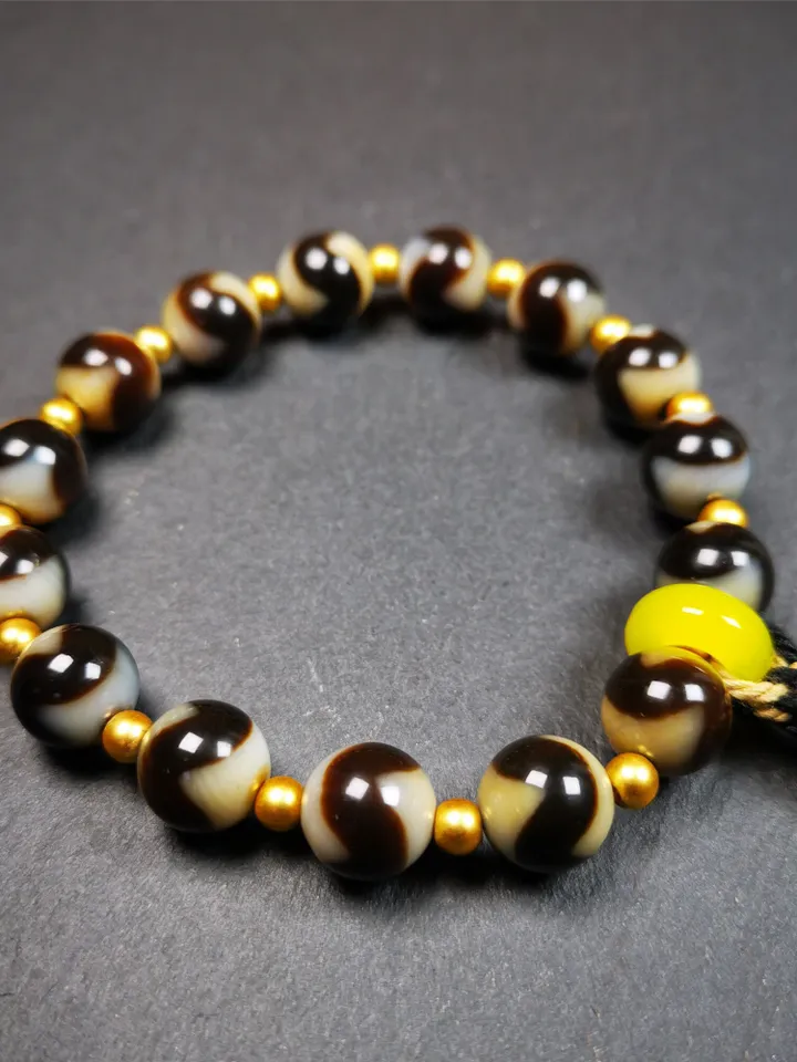Gandhanra Tibetan Tiger Tooth Dzi Bead Bracelet Mala, 15 Beads,8.6"