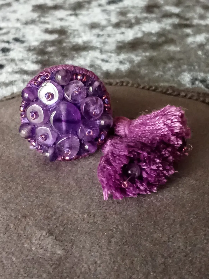 Amethyst embroidered ring