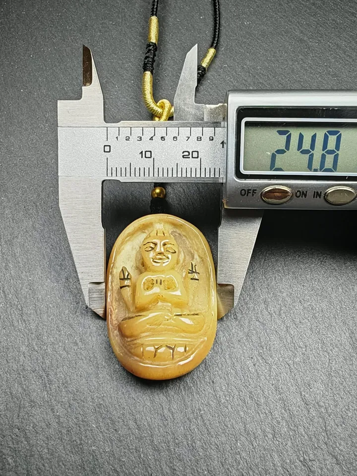 Gandhanra Antique Tibetan Buddhist Amulet,Yak Bone Carved Chenrezig Badge,Spiritual Necklace,Carrved by Lama,40 Years Old