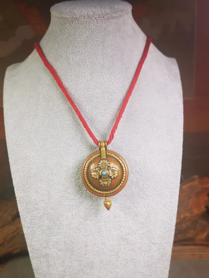 Gandhanra Acient Gau Ghau Shrine, Unique Round Tibetan Buddhist Altar Amulet Pendant