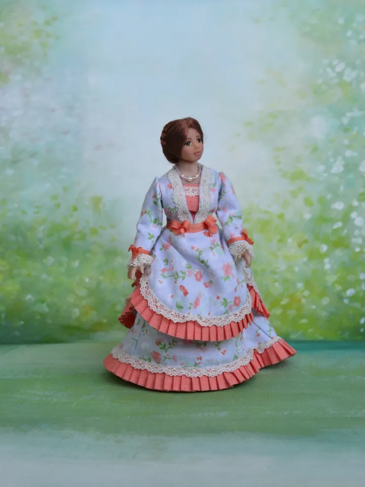 Miniature lady doll for Victorian dollhouse in 1/12 scale.