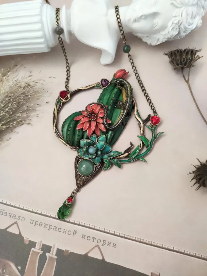 Necklace with cactus and Lizard, Lizard Necklace, Salamander Animal charm, Reptile