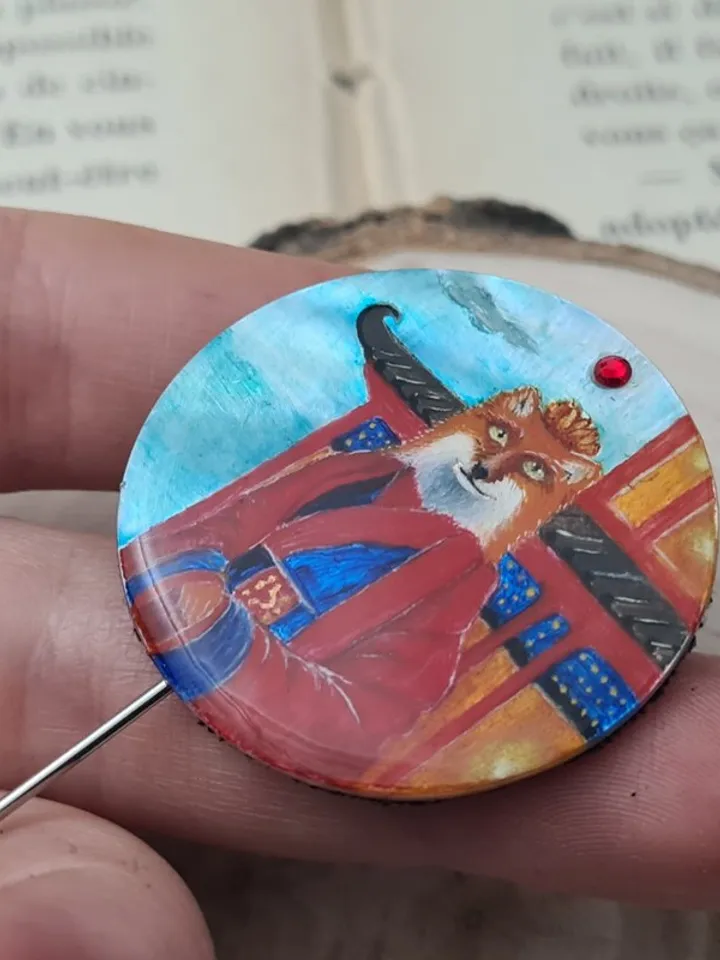 Kitsune brooch, real oil painting miniature on mother of pearl. Kitsune fox pin