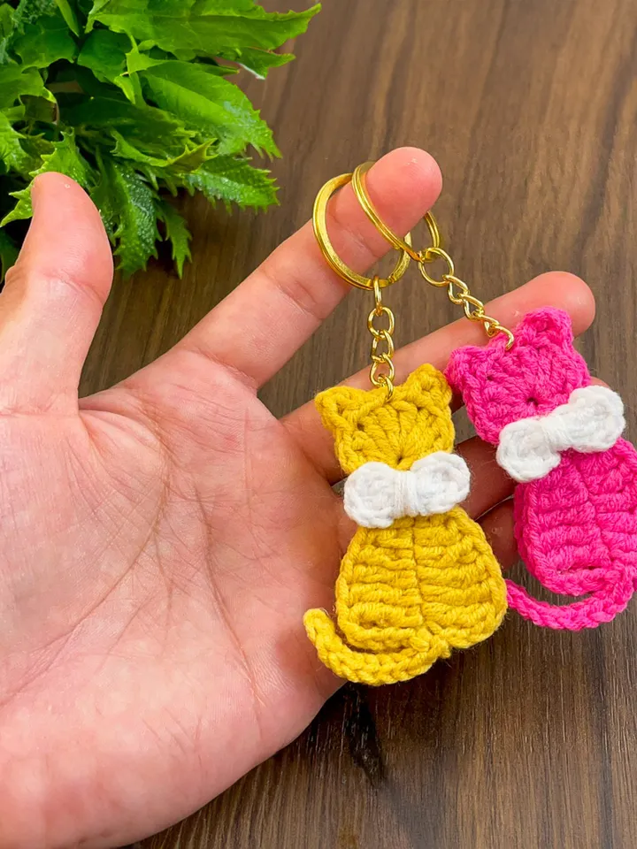 Crochet Cat Keychain Pattern, Cute DIY Key Holder Design for Fun Gifts, Perfect Crochet Gift Ideas