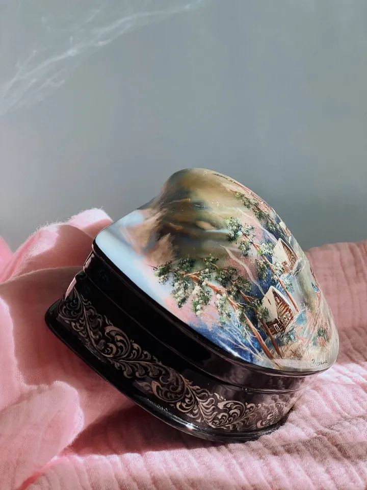 Exquisite Handcrafted Lacquer Box with a Beautiful Winter Village Scene - Hand-Painted Beautiful Folk Art Scene for Trinkets and Adornments