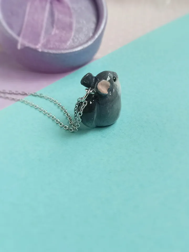 A chinchilla figurine necklace (US discount)