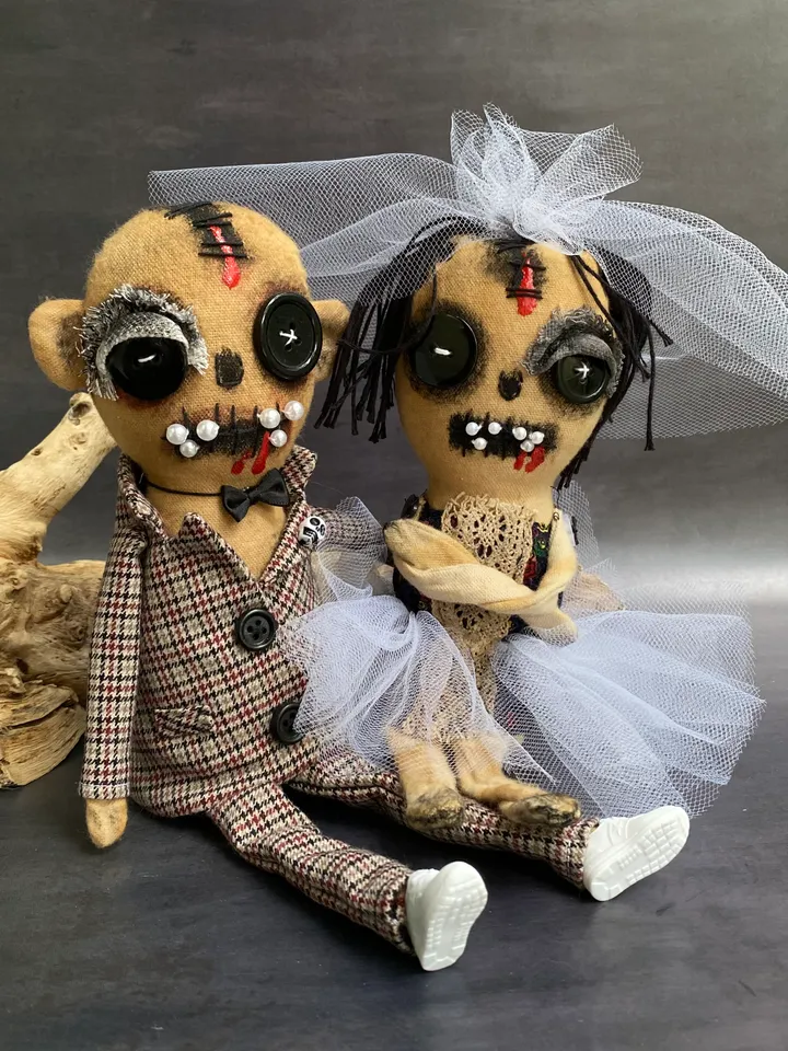 Creepy doll , Dark Gothic Wedding . Halloween wedding gift ideas . Halloween dolls .