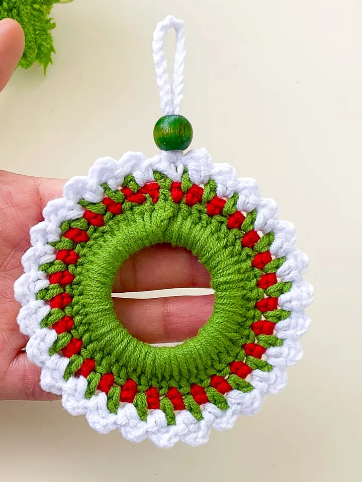 Unique Christmas Wreath Crochet Pattern, Easy Holiday Ornament PDF Tutorial, Beginner-Friendly Festive Decor, Instant Download