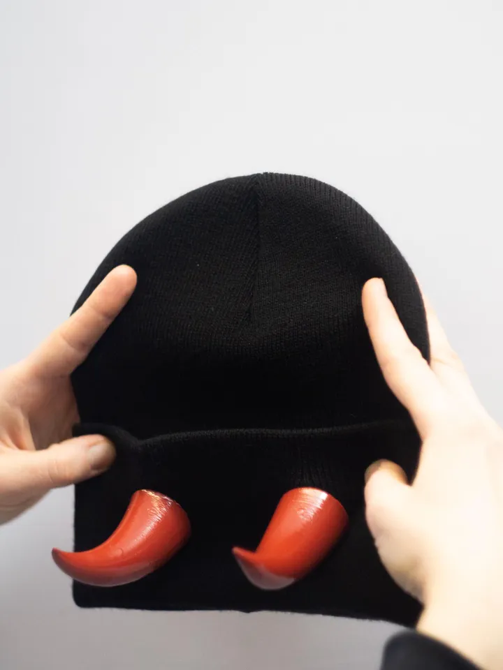 Black Beanie with red devil horns, slouchy fisherman-style beanie with bull horns for Halloween, Photoshoot, Realistic Fantasy Cosplay Horns