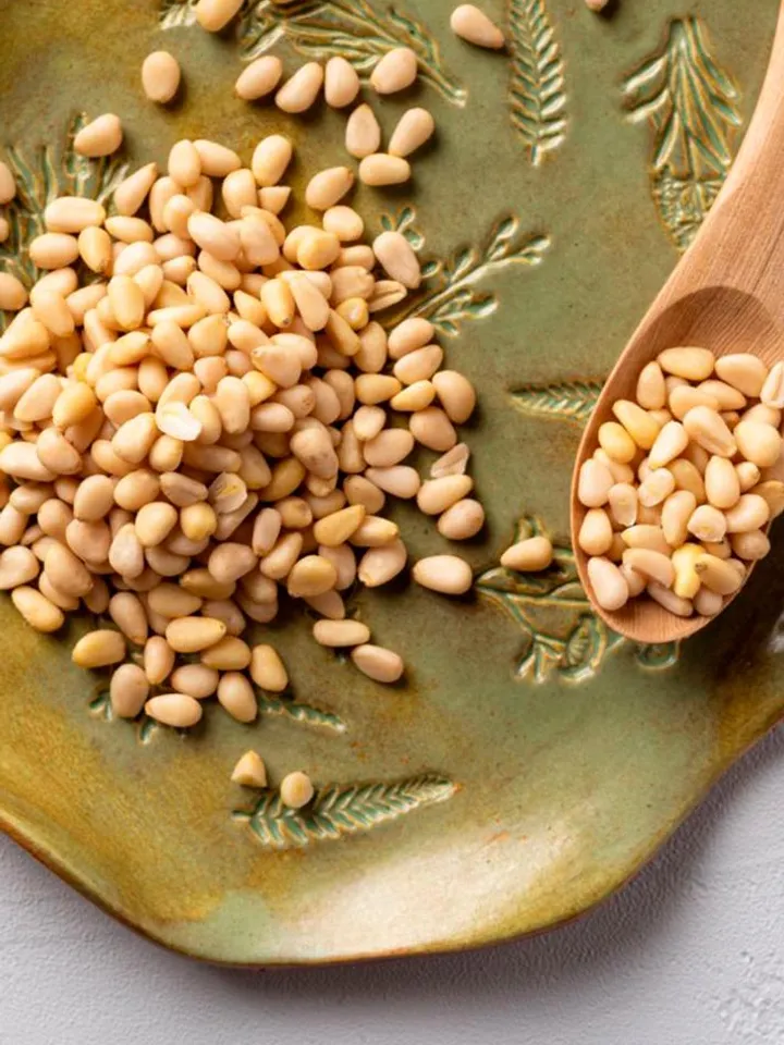 Pine nuts, peeled, 300 g, gift wrap