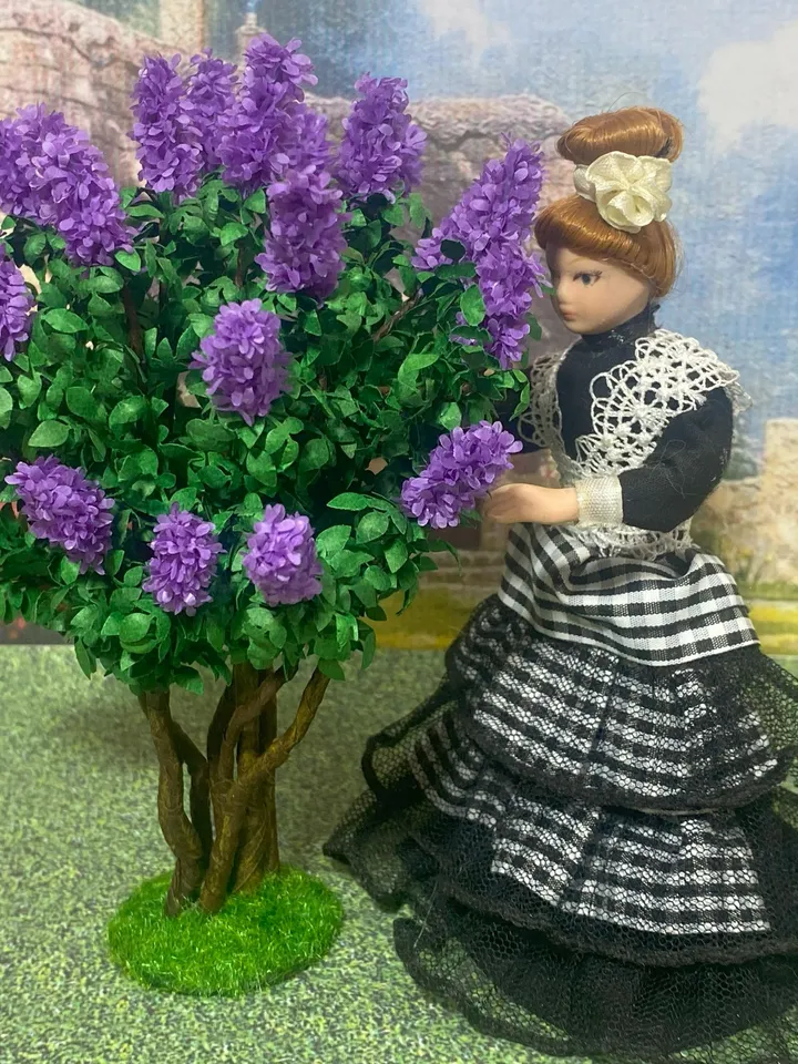Lilac. Puppet miniature. 1:12. Height 5.91 inches. Doll house accessories. Doll garden.